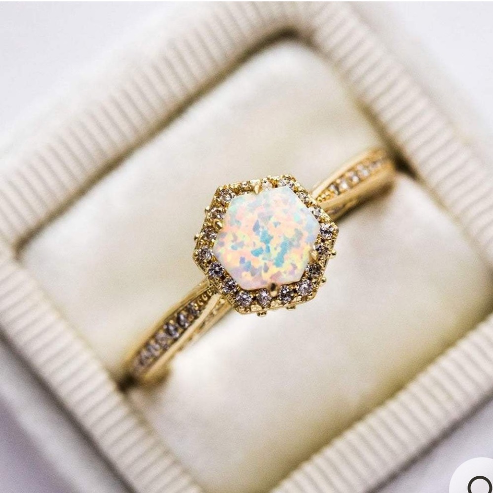 Local Eclectic Fiona opal size 6 ring perfect